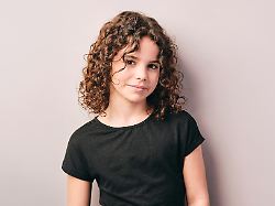 Neah Hefti spielt Kultrolle: Holadio! RTL bringt "Heidi" zurück in die Berge