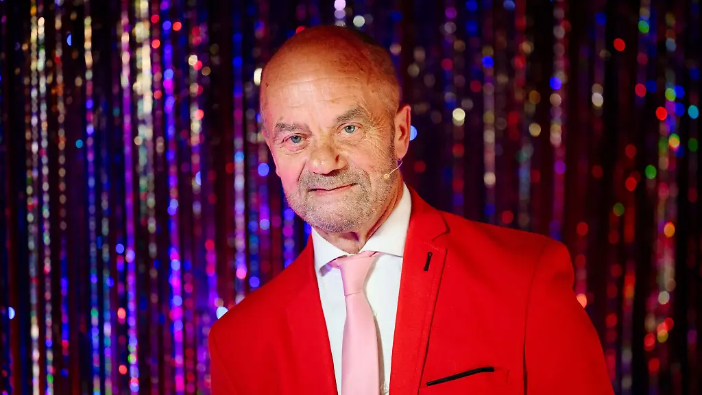 Das-Kiez-Urgestein-bekommt-nun-auch-einen-Stern-auf-der-Hamburger-Reeperbahn