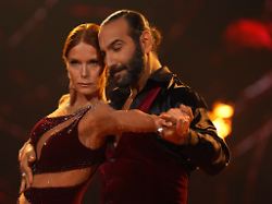 Zwei gebrochene Rippen: Esther Schweins muss bei "Let's Dance" aussteigen