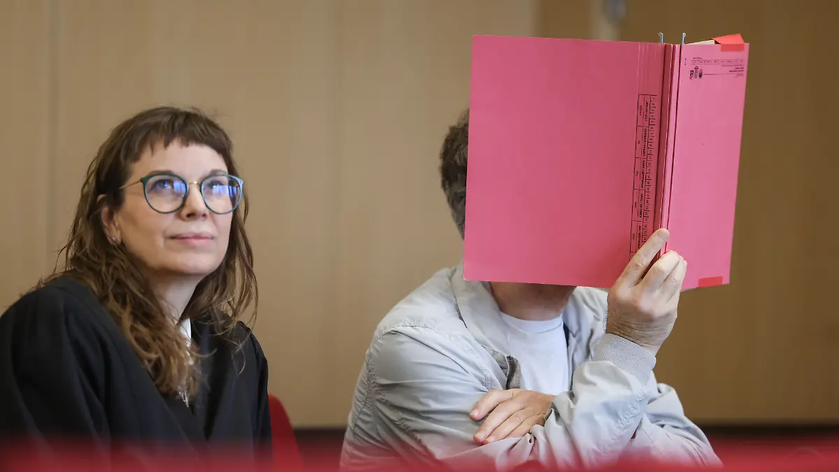 Professor vor 42 Jahren erstochen: Richter setzt Angeklagten in Cold-Case-Prozess auf freien Fuß