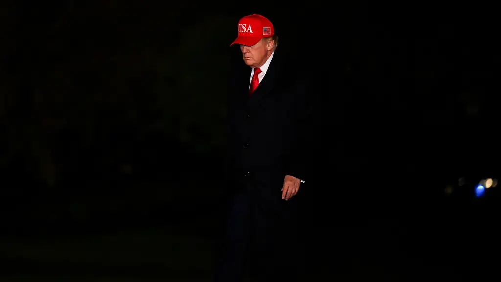 U-S-President-Donald-Trump-arrives-at-the-White-House-in-Washington-D-C-U-S-April-12-2026