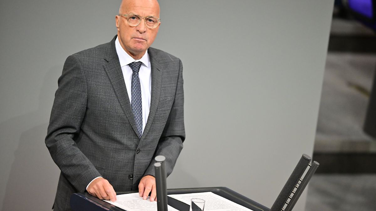 Mit sofortiger WirkungAfD-Verteidigungspolitiker Lucassen tritt zurück