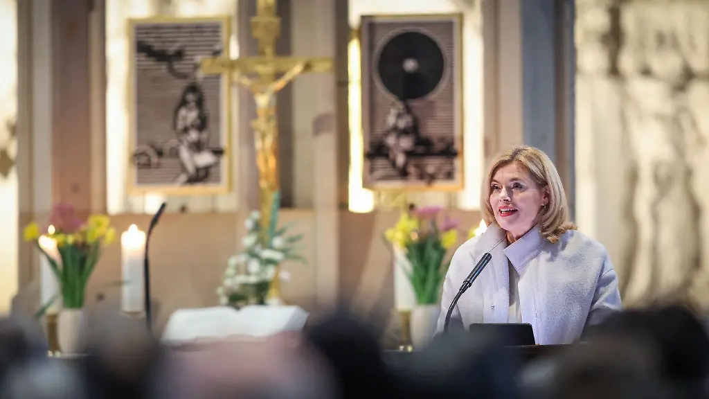 Kloeckner-betonte-die-Unantastbarkeit-der-Menschenwuerde-als-Massstab-fuer-Politik