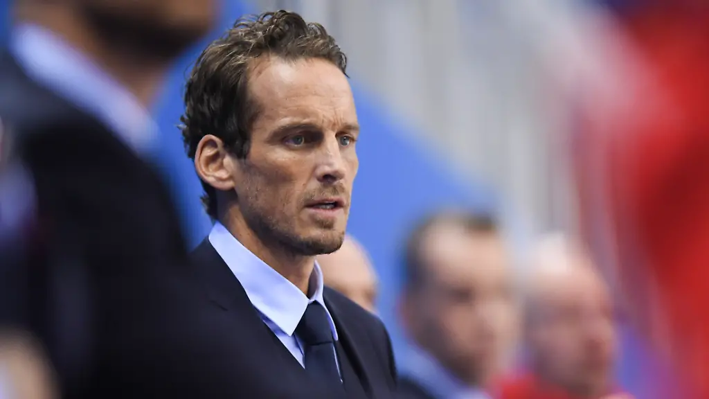 Patrick-Fischer-head-coach-of-Switzerland-looks-on-during-the-men-ice-hockey-play-off-qualification-match-between-Switzerland-and-Germany-in-the-Kwandong-Hockey-Center-in-Gangneung-during-the-XXIII-Winter-Olympics-2018-in-Pyeongchang-South-Korea-on-Thuesday-February-20-2018
