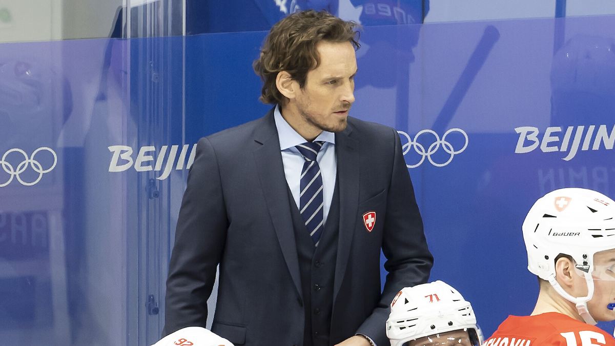 Gefälschtes Impfzertifikat: Entlassener Schweizer Eishockey-Trainer spaltet die Eidgenossen