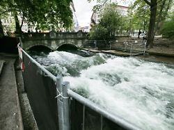 Ein Jahr nach tödlichem Unfall: Hat die Eisbachwelle noch eine Zukunft?