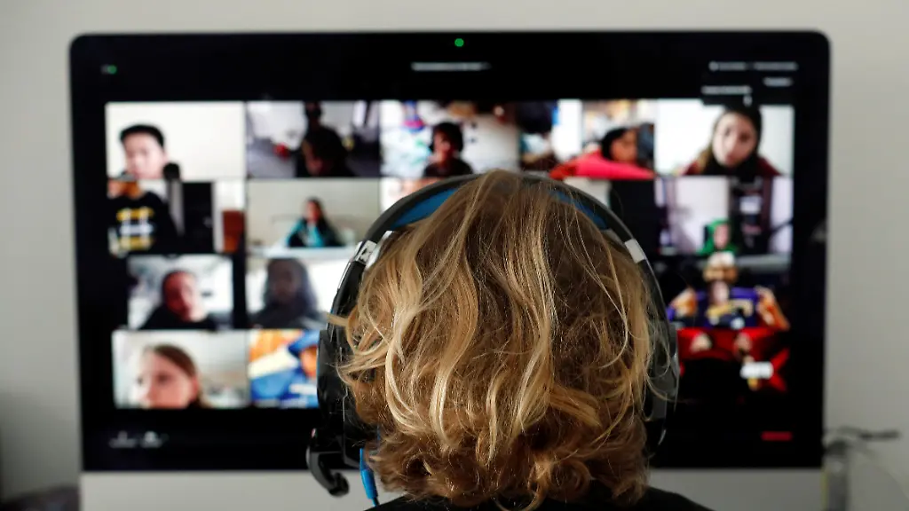 2020-04-02T114134Z-346890814-RC2BWF9YUQ65-RTRMADP-3-HEALTH-CORONAVIRUS-SPAIN