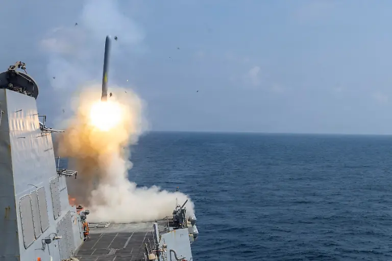 The-U-S-Navy-Arleigh-Burke-class-guided-missile-destroyer-USS-Delbert-D-Black-fires-a-Tomahawk-Land-Attack-Missile-TLAM-in-support-of-the-Operation-Epic-Fury-attack-on-Iran-from-an-undisclosed-location-February-28-2026-U-S