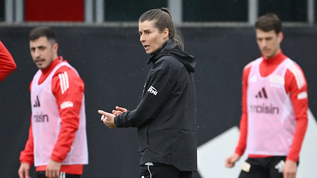 Soccer-Football-1-FC-Union-Berlin-Training-Interim-coach-Marie-Louise-Eta-leads-training-session-Union-Berlin-Training-Ground-Berlin-Germany-April-14-2026-1