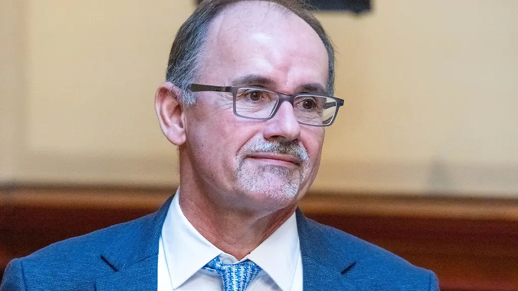 Wirtschaftsminister-Wolfgang-Blank-parteilos-nimmt-einen-Monat-nach-seinem-schweren-Autounfall-wieder-erste-Termine-wahr