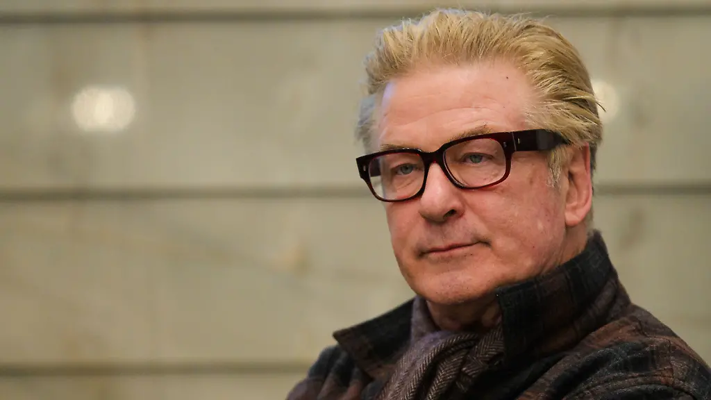 January-25-2026-Park-City-Utah-USA-Sundance-Film-Festival-2026-Hungarian-Chess-Grandmaster-JUDIT-POLGAAR-faces-ALEC-BALDWIN-in-a-chess-match-to-promote-the-new-Netflix-documentary-Queen-of-Chess-Credit-Image-A-Abram-Iman-ZUMA-Press-Wire