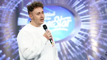 Lukas Weiß aus Schlüsselried hat einen ganz besonderen Song mitgebracht - Quelle RTL Stefan Gregorowius