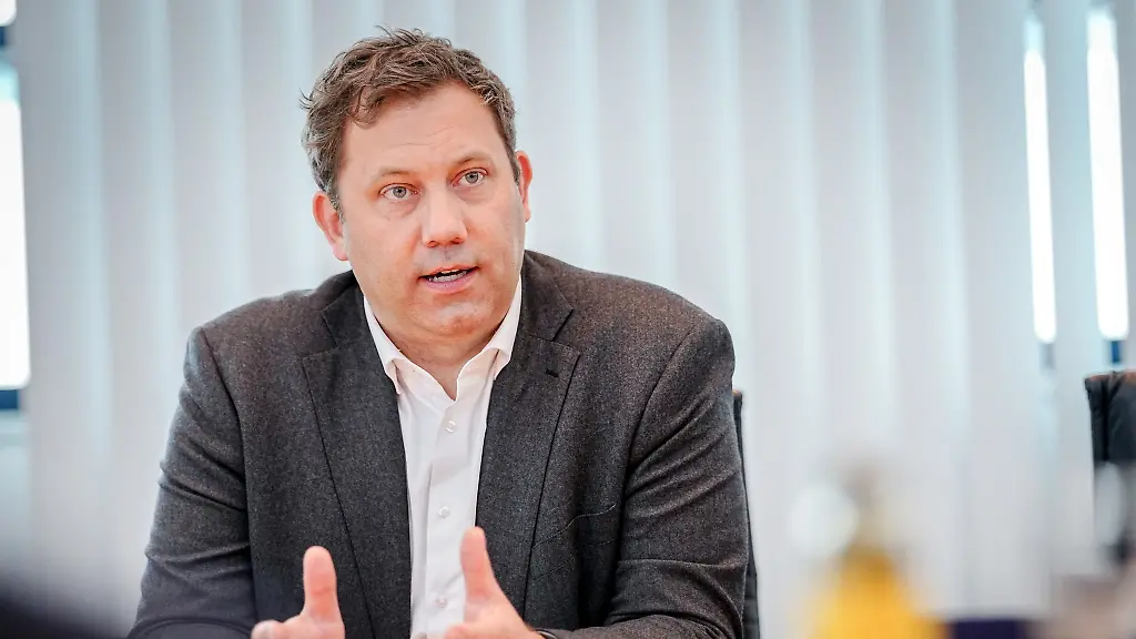 Fuer-SPD-Chef-Lars-Klingbeil-kommt-es-jetzt-auf-eine-zuegige-Umsetzung-von-Entlastungen-an