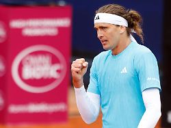 "Sehr kalter Tag", gute Nerven: Fehleranfälliger Zverev bibbert sich in München weiter