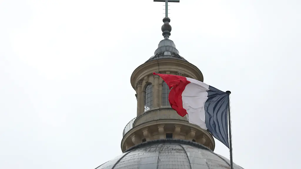 The-French-flag-on-the-Pantheon-is-seen-in-Paris-France-on-February-5-2026