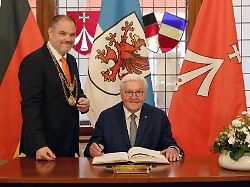 Mecklenburg-Vorpommern: Bundespräsident besucht Volkswerft und diskutiert kontrovers