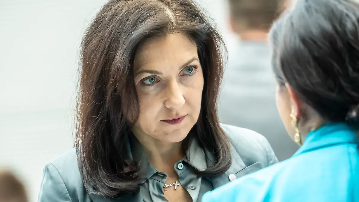 Batteriespeichern zum Nachteil: Katherina Reiche soll bei Energiekonzern Argumente für Gaskraftwerke bestellt haben