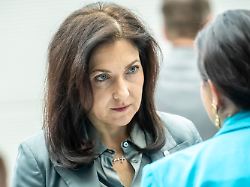 Batteriespeichern zum Nachteil: Katherina Reiche soll bei Energiekonzern Argumente für Gaskraftwerke bestellt haben