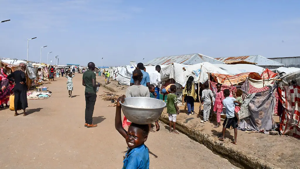 RENK-SOUTH-SUDAN-APRIL-13-Thousands-of-families-stay-at-the-Renk-Transit-Center-established-for-refugees-from-Sudan-in-the-city-of-Renk-in-Upper-Nile-State-in-northern-South-Sudan-on-April-13-2026-Nearly-three-years-after-fleeing-the-conflict-in-Sudan-thousands-of-refugees-sheltering-at-the-Renk-Transit-Center-in-South-Sudan-continue-to-face-serious-challenges-including-hunger-limited-access-to-education-and-inadequate-basic-services-despite-relative-safety