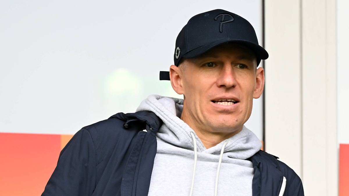 Verein bestreitet Vorfall: Aufgebrachter Arjen Robben sorgt mit Rüpel-Aktion für Wirbel