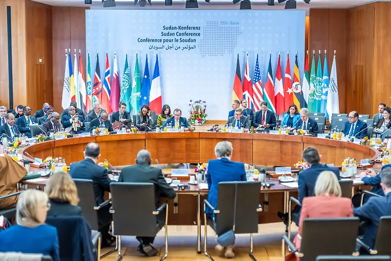 Johann-Wadephul-CDU-Aussenminister-spricht-zu-Beginn-der-Internationalen-Sudan-Konferenz-im-Auswaertigen-Amt-Die-Konferenz-in-Berlin-besteht-aus-einem-Aussenministertreffen-einer-humanitaeren-Konferenz-mit-Finanzierungszusagen-und-einer-Zusammenkunft-ziviler-Akteure-um-einen-Friedensfahrplan-auszuhandeln