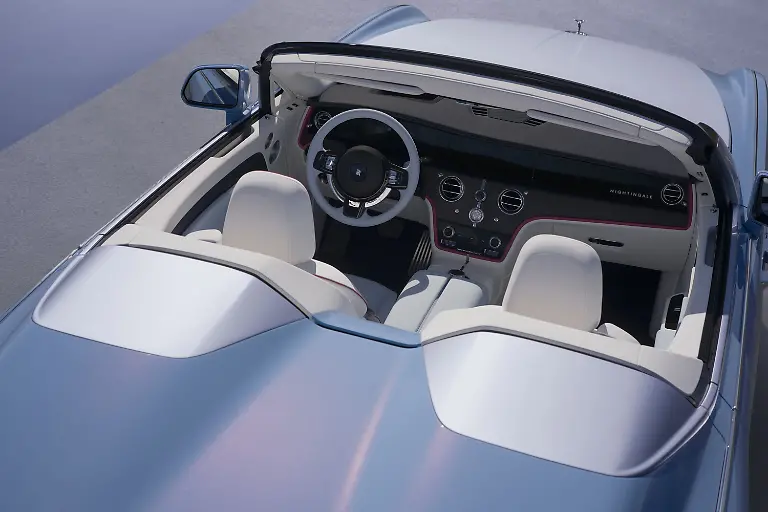 Im-Innenraum-setzt-Rolls-Royce-unter-anderem-auf-viel-feines-Leder