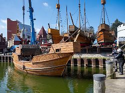 Mecklenburg-Vorpommern: Störtebeker-Koggen sind wieder im Wasser