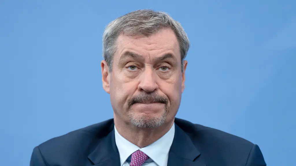 Markus-Soeder-bei-einem-Pressestatment-zu-den-Beschluessen-nach-den-Gespraechen-der-Koalition-zur-Entlastung-der-Buerger-und-Unternehmer-im-Kanzleramt-Berlin-13-04