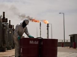 Volle Tanker stehen im Weg: Golfstaaten benötigen nach Kriegsende zwei Monate für stetigen Ölfluss