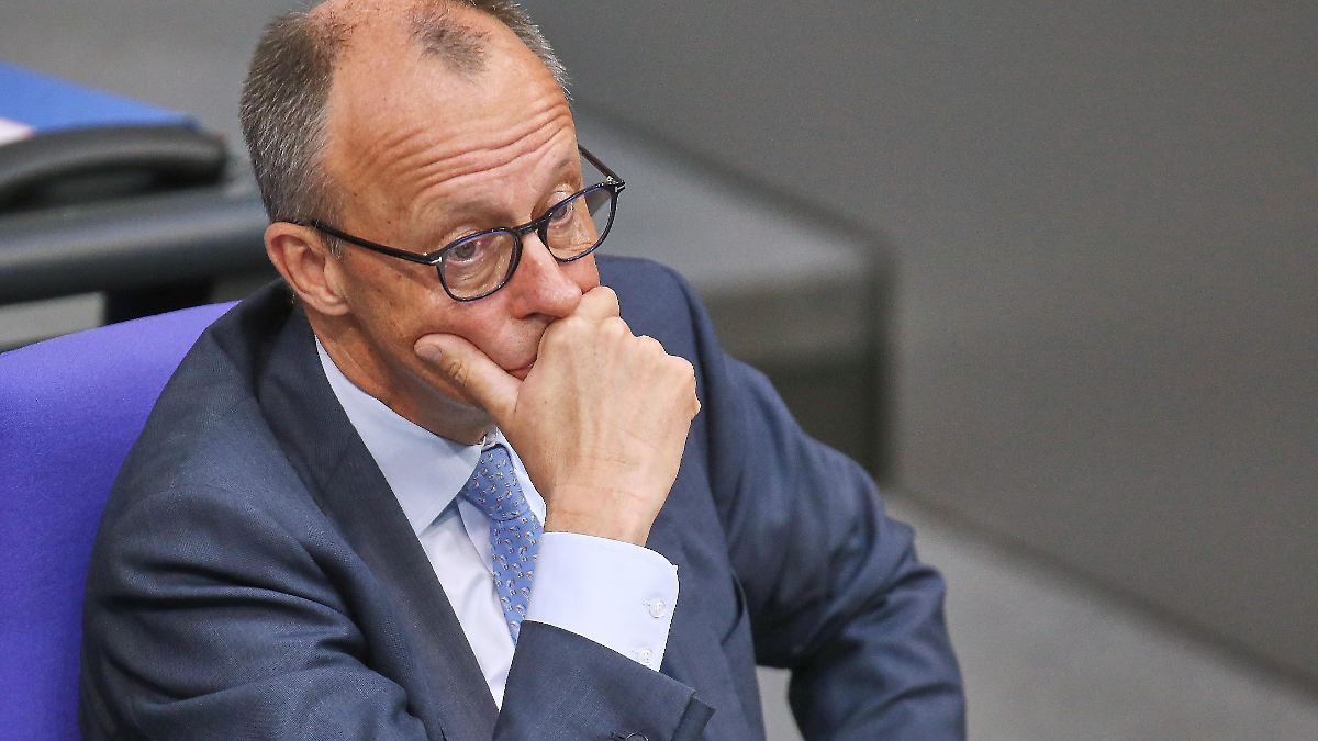 Mood in the Bundestag: Merz takes heat over gas rebate