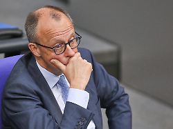 Stimmung im Bundestag: Merz holt sich eine Tankrabatt-Schelte ab