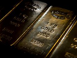 Eine "Wahnsinnsgeschichte": Mann findet vergessenes Gold in gekauftem Tresor