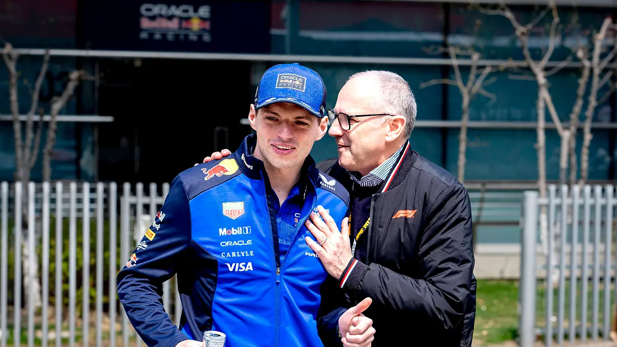 SHANGHAI-i-Formula-1-driver-Max-Verstappen-of-Oracle-Red-Bull-Racing-Formula-1-president-Stefano-Domenicali-during-the-Formula-1-China-Shanghai-media-day-at-the-Schanghai-International-Circuit-on-March-12-2025-in-Shanghai-China