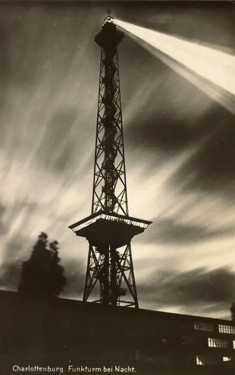 3562696
