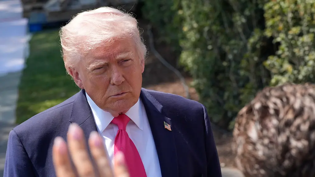 President-Donald-Trump-speaks-with-reporters-before-departing-on-Marine-One-from-the-South-Lawn-of-the-White-House-Thursday-April-16-2026-in-Washington