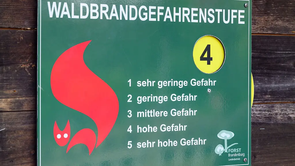 In-vielen-Landkreisen-wurde-die-Waldbrandstufe-am-Donnerstag-erhoeht