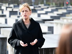 Prien will neue Förderung: Ärger im Ministerium über wahllose Kürzungen bei Demokratieprojekten