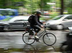 Berlin & Brandenburg: Neue Fahrradroute in Berlin: "Warmes Licht und kühles Bier"