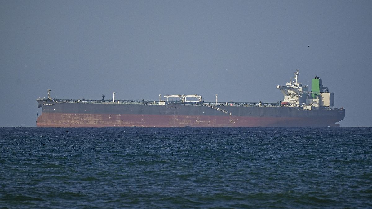 Iran hebt Hormus-Blockade auf: Ölpreis bricht ein - Dax schießt in die Höhe