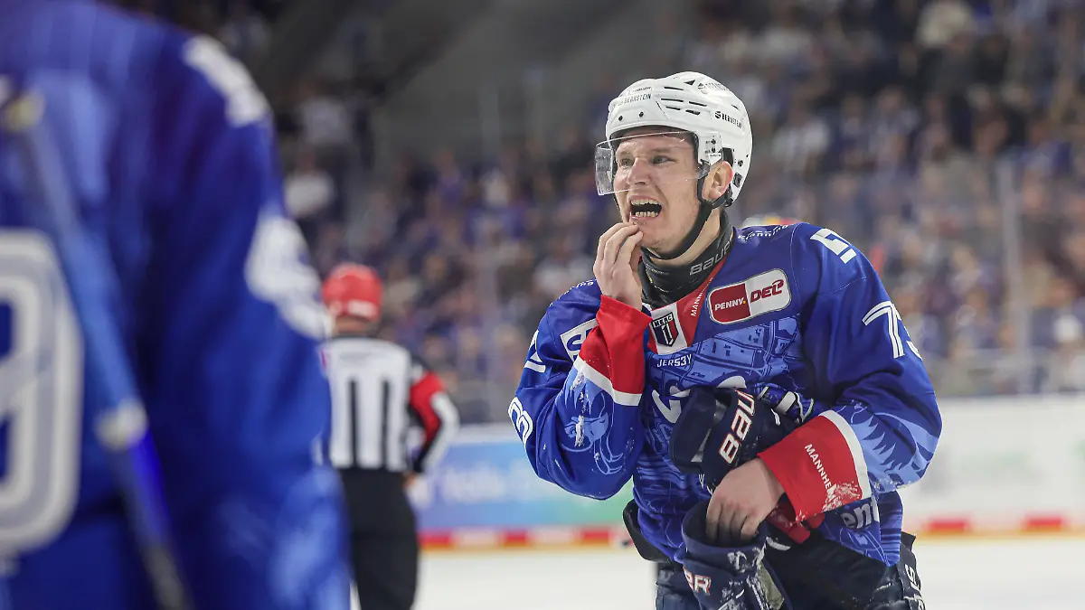 17-04-2026-xhettx-Eishockey-Penny-DEL-1-2-Finale-Adler-Mannheim-Red-Bull-Muenchen-v-l