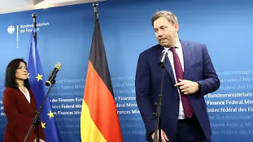 2025-10-01T135946Z_650422019_RC213HAKE9T9_RTRMADP_3_GERMANY-STEEL