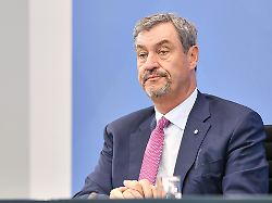 "Müssen etwas länger arbeiten": Ministerpräsident Söder will an den Kündigungsschutz ran