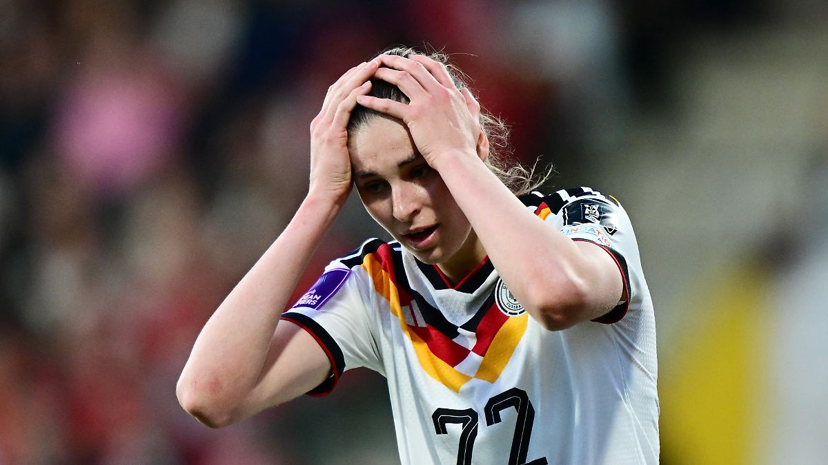 DFB-Frauen sind total ratlos: Der überraschende Treppensturz von Ried