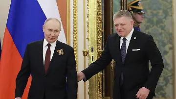 524076104