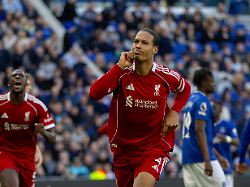Emotionaler Derbysieg: Van Dijk lässt Liverpool-Fans nach 100 Minuten ausrasten