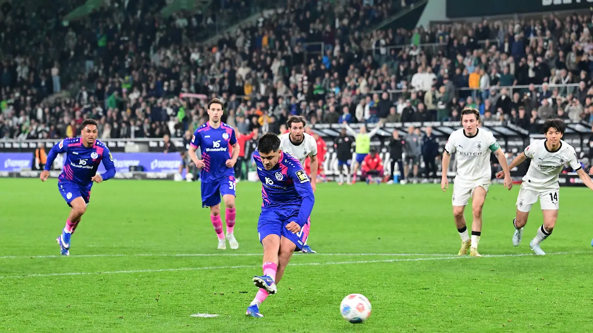 19-04-2026-Moenchengladbach-Fussball-Herren-Saison-2025-2026-Borussia-Moenchengladbach-vs-1-FSV-Mainz-05-Tor-zum-1-1-Nadiem-Amiri-Mainz-verwandelt-den-Elfmeter-zum-1-1-DFL-regulations-prohibit-any-use-of-photographs-as-image-sequences-and-or-quasi-video