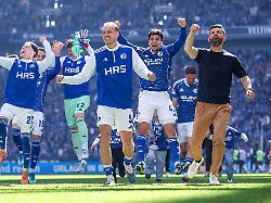 Die Welt ist nun 'ne ganz andere: Der FC Schalke 04 blickt schonmal kurz in die Bundesliga