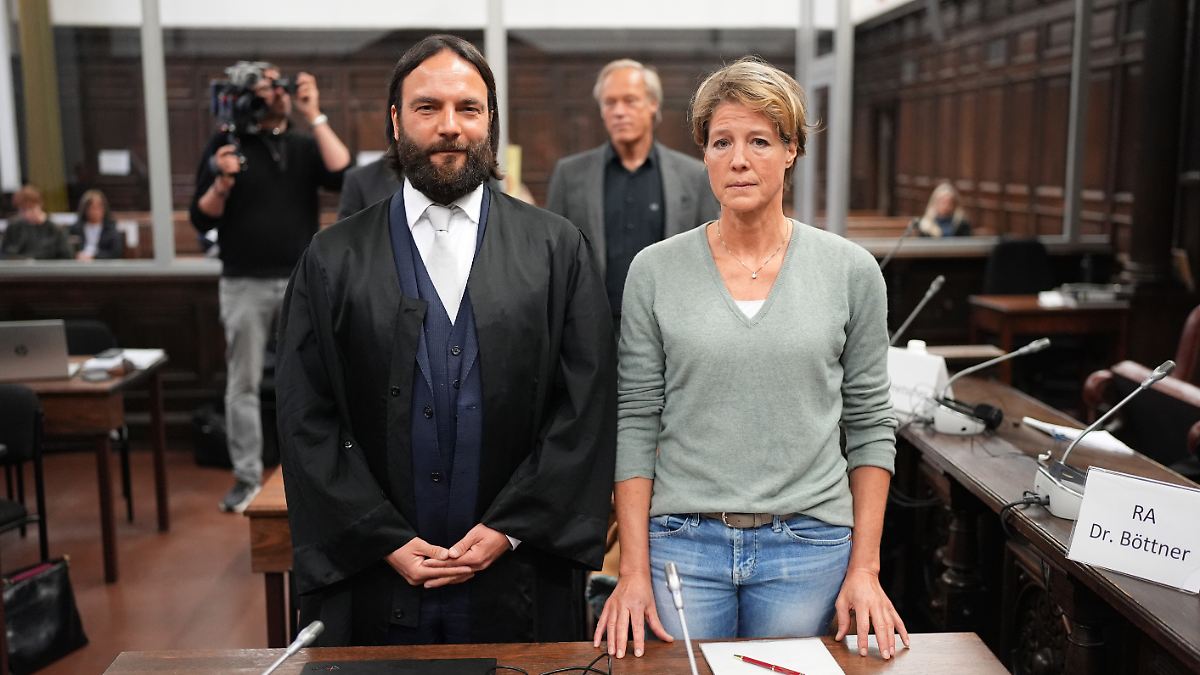 "Ich mache eine Rückführung": Polizistin schildert vor Gericht Gespräch mit Christina Block 