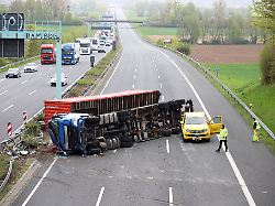 Niedersachsen & Bremen: A7 nach Lkw-Unfall wieder befahrbar