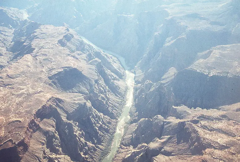 Gran-Canyon-Arizona-USA-11-94-pp-Staat-Landschaft-Natur-Gebirge-Fluss-LUFTANSICHT-quer-draussen